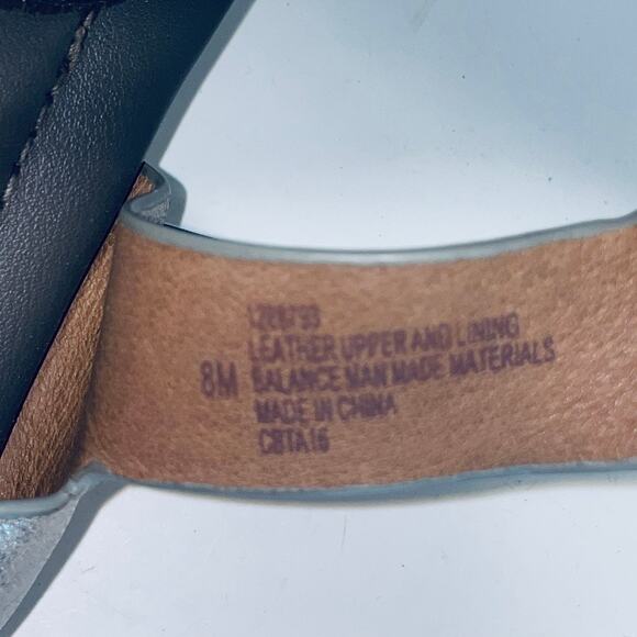 Sofft Women's Metallic Leather Gladiator Strappy Heel Back Flat Sandals Size 8M - Picture 5 of 6